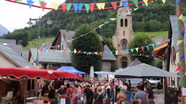 Marché nocturne au village d'Oz 3300