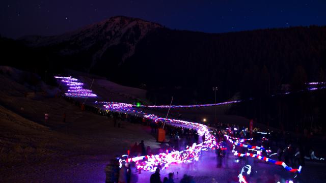 Descente aux flambeaux des enfants