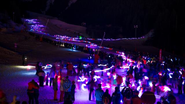 Descente aux flambeaux des enfants