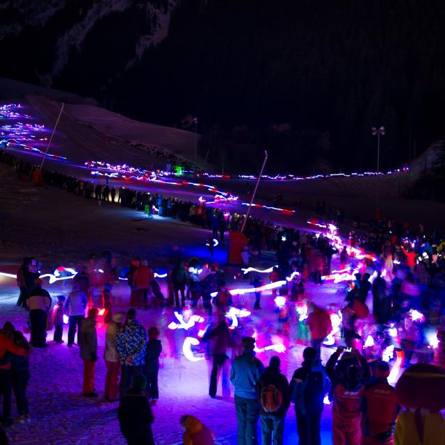 Descente aux flambeaux des enfants