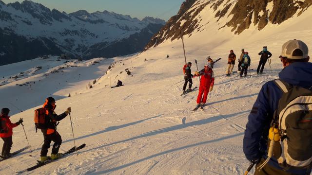 Ski au coucher du soleil