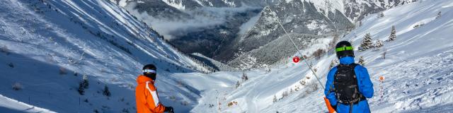 Ski sur la piste de Poutran